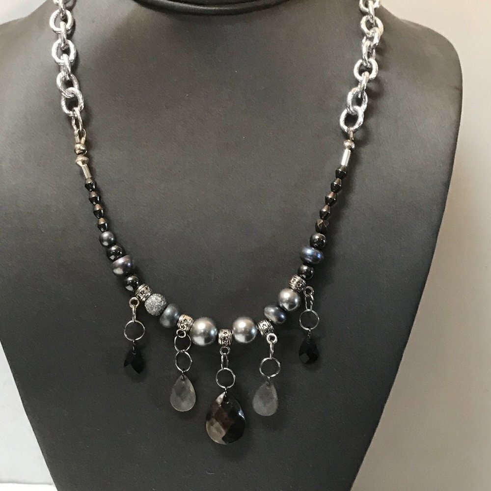 Handmade Fringe Necklace Bib Choker Chain NWT Beaded Silver Pearl Biker Festival - Picture 4 of 5